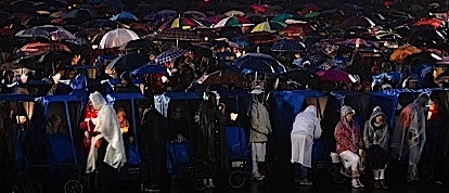 Procession Mariale sous la pluie