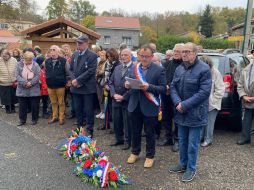 Franck Serre, maire d4aydat et Roger Lepetit, ancien maire