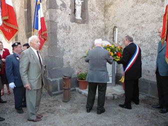 Raymond Pattaro et la plaque commémorative